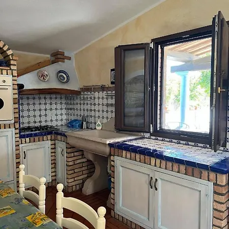 Re - Samuela A 50 M Dal Mare Apartment *