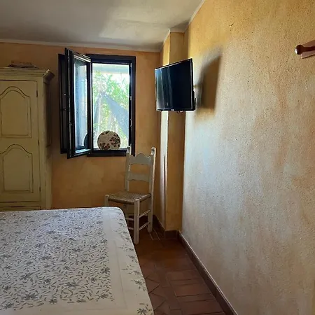 Re - Samuela A 50 M Dal Mare * Orosei